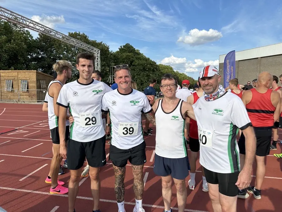 Maidstone Harriers in the relay at the Medway Mile elite races 2025.