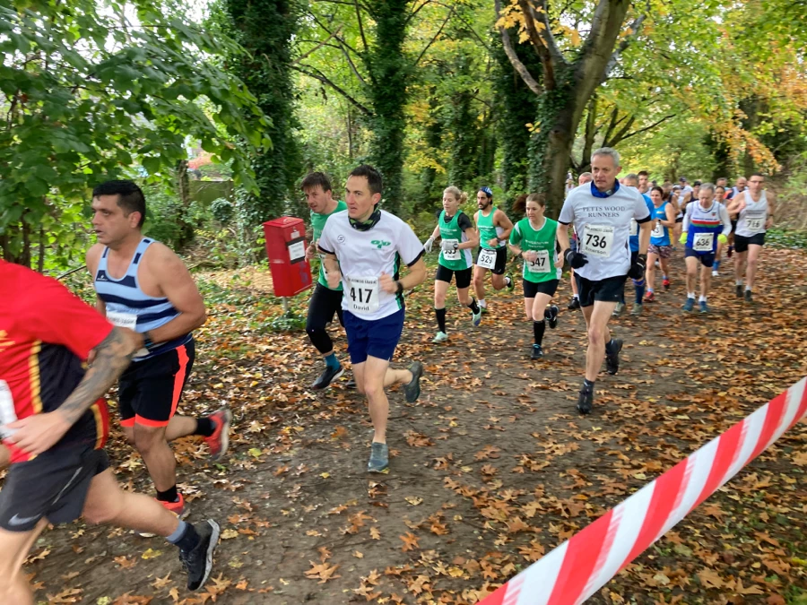 KFL Swanley Park 2023 - Kent Fitness League runners in action through the trees. Maidstone Harriers
