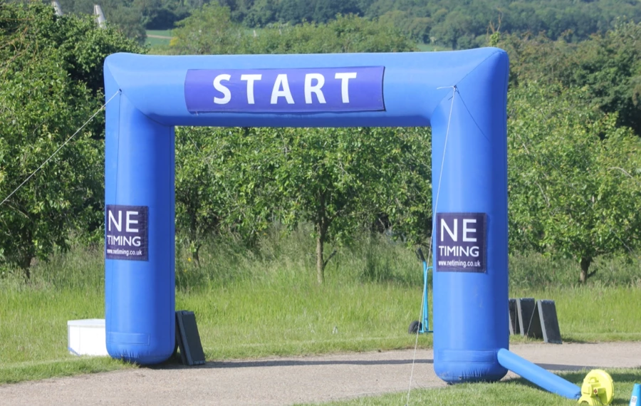 Start arch at the 2025 Maidstone Harriers David Thornby 10k at Little Fant Farm before runners line up