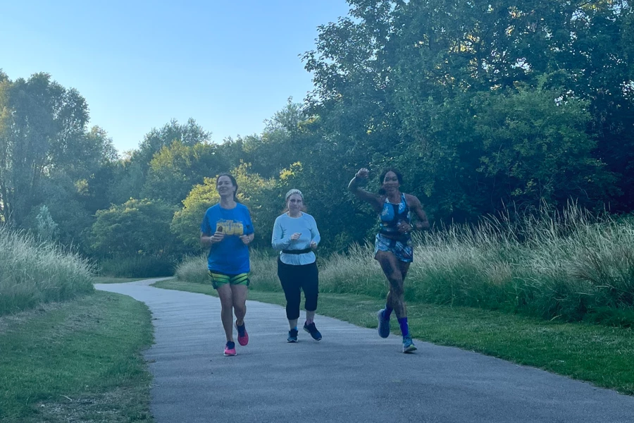 Maidstone Harriers ladies running at dawn to promote Lift the Curfew and Mid Kent Mind